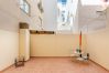 Apartamento en Málaga - WintowinRentals Apartamento moderno con patio interior privado en Málaga