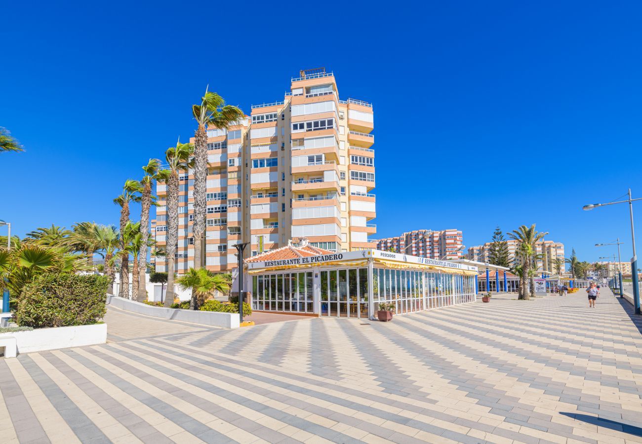 Apartamento en Torrox Costa - WintowinRentals Vistas Espectaculares, Atico, 1 ºLínea de Playa en Torrox Apartamento en Torrox Costa - WintowinRentals Vistas Espectaculares, Atico, 1 ºLínea de Playa en Torrox