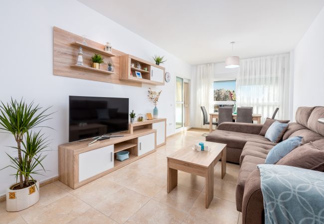 Apartamento en Rincón de la Victoria - WintowinRentals Ubicación Perfecta, Playa, Piscina y Parking.