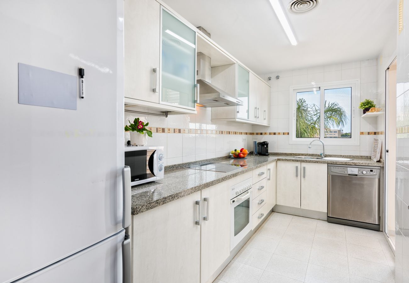 Apartamento en Rincón de la Victoria - WintowinRentals Ubicación Perfecta, Playa, Piscina y Parking.