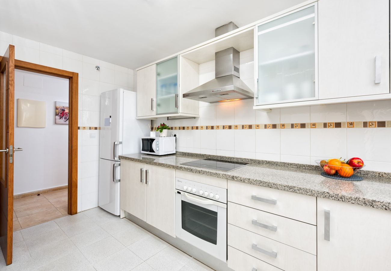 Apartamento en Rincón de la Victoria - WintowinRentals Ubicación Perfecta, Playa, Piscina y Parking.