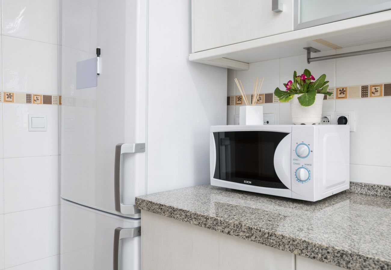 Apartamento en Rincón de la Victoria - WintowinRentals Ubicación Perfecta, Playa, Piscina y Parking.