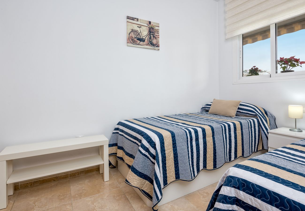 Apartamento en Rincón de la Victoria - WintowinRentals Ubicación Perfecta, Playa, Piscina y Parking.