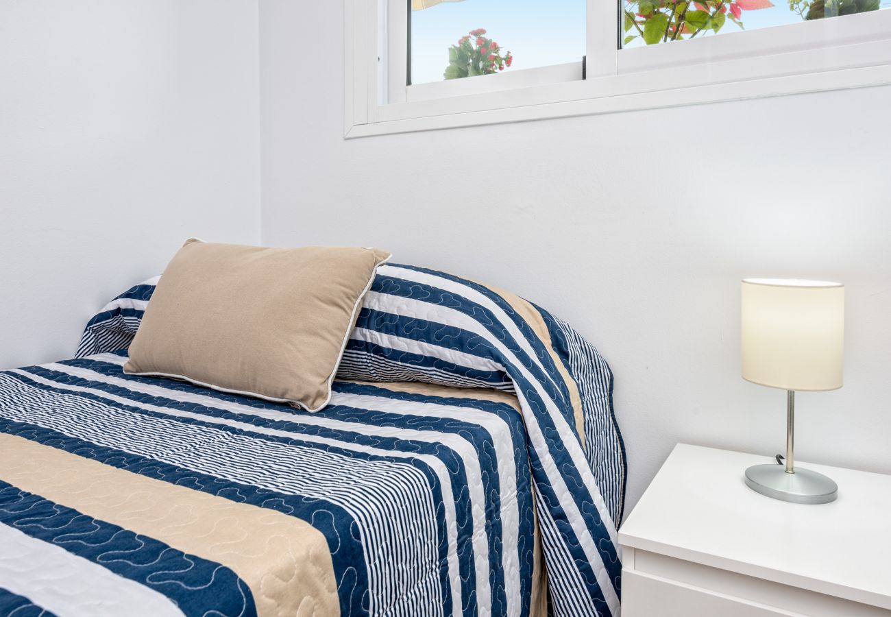 Apartamento en Rincón de la Victoria - WintowinRentals Ubicación Perfecta, Playa, Piscina y Parking.