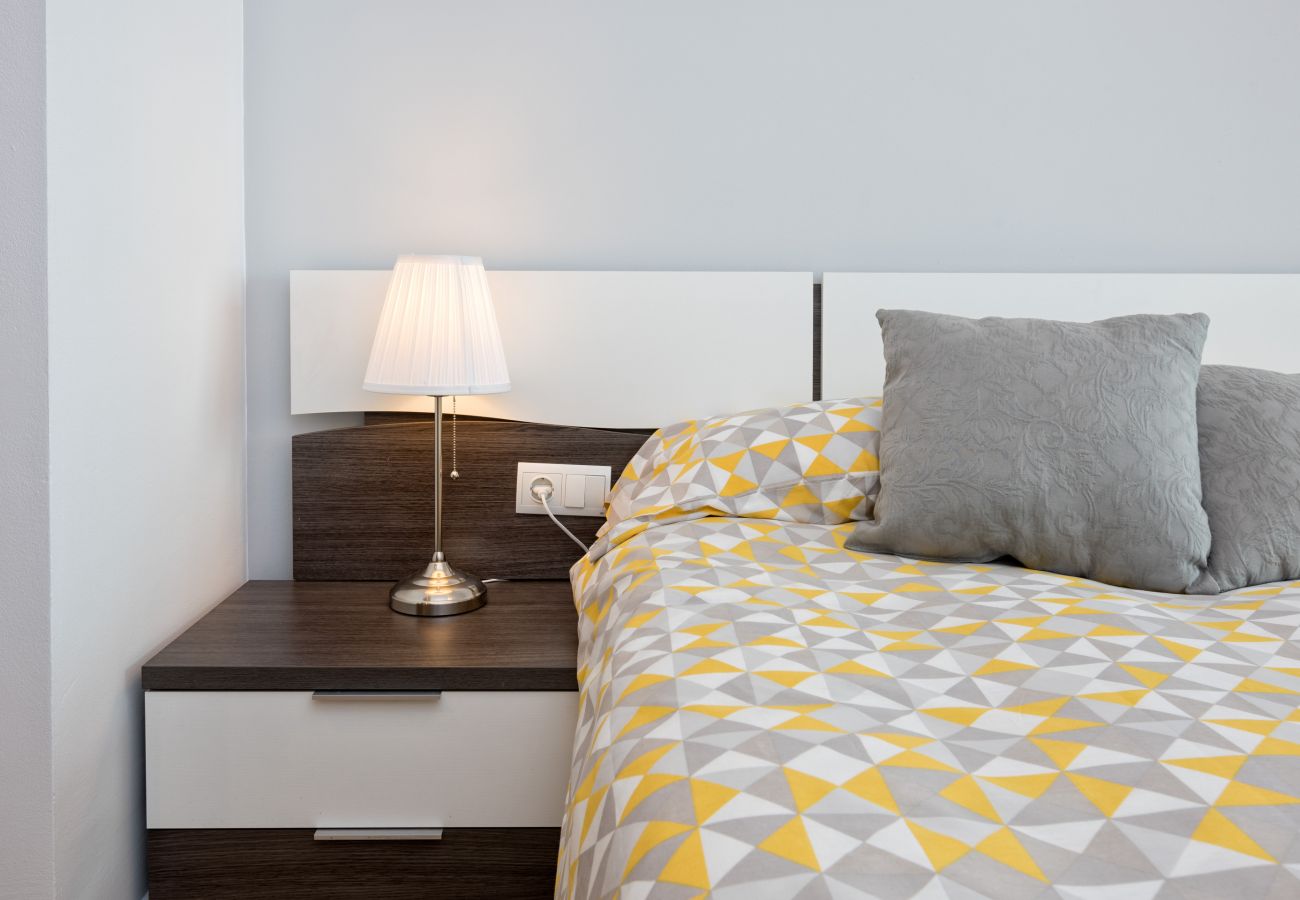 Apartamento en Rincón de la Victoria - WintowinRentals Ubicación Perfecta, Playa, Piscina y Parking.