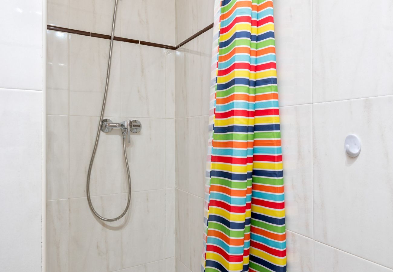 Apartamento en Rincón de la Victoria - WintowinRentals Ubicación Perfecta, Playa, Piscina y Parking.