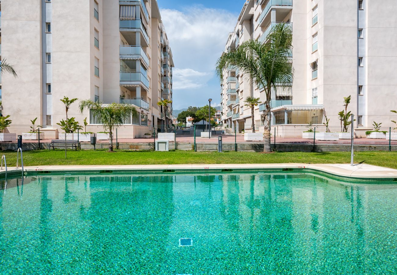 Apartamento en Rincón de la Victoria - WintowinRentals Ubicación Perfecta, Playa, Piscina y Parking.