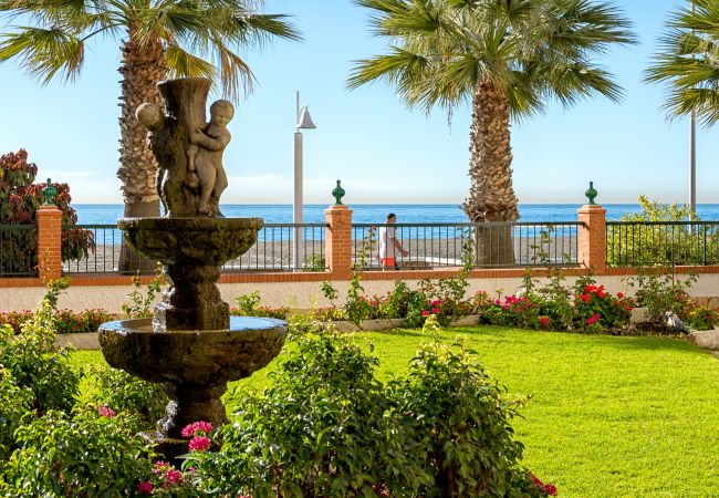 Apartamento en Rincón de la Victoria - WintowinRentals La Posada del Mar 1º Línea de Playa.