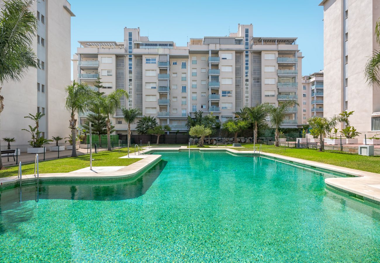 Apartamento en Rincón de la Victoria - RELAX JUNTO AL MAR, PISCINA, WIFI A/A.