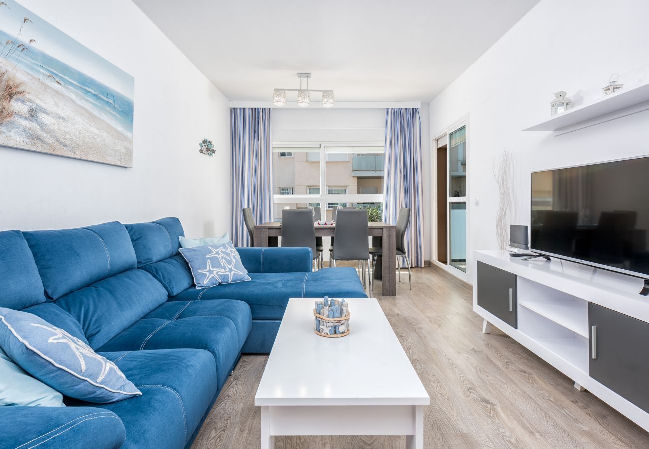 Apartamento en Rincón de la Victoria - RELAX JUNTO AL MAR, PISCINA, WIFI A/A.