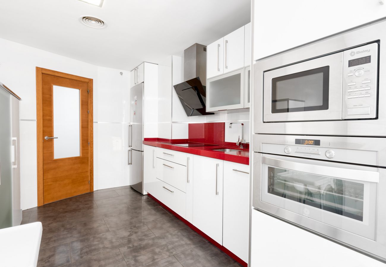 Apartamento en Rincón de la Victoria - RELAX JUNTO AL MAR, PISCINA, WIFI A/A.