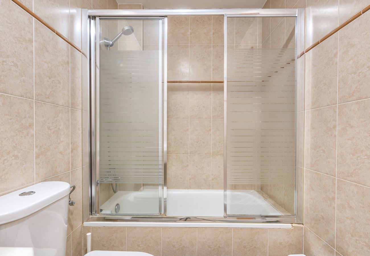 Apartamento en Rincón de la Victoria - RELAX JUNTO AL MAR, PISCINA, WIFI A/A.