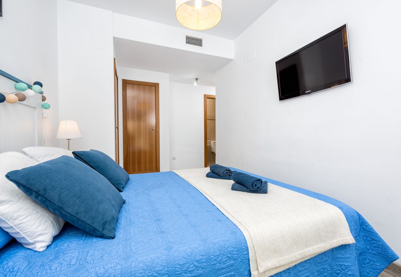 Apartamento en Rincón de la Victoria - RELAX JUNTO AL MAR, PISCINA, WIFI A/A.