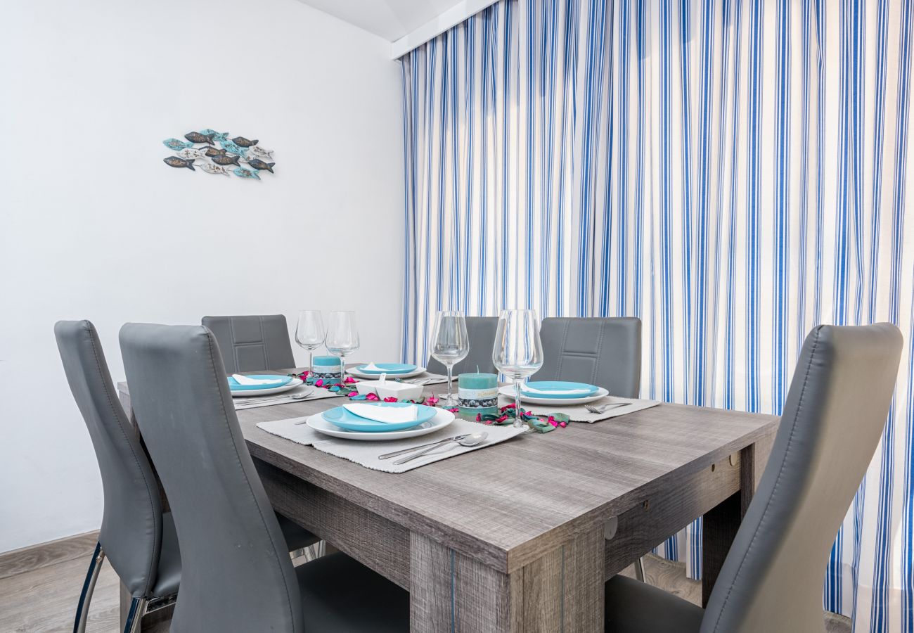 Apartamento en Rincón de la Victoria - RELAX JUNTO AL MAR, PISCINA, WIFI A/A.