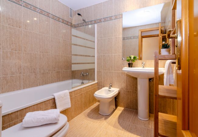 Apartamento en Málaga - WintowinRentals Teatinos, Málaga, Metro & Parking. Apartamento en Málaga - WintowinRentals Teatinos, Málaga, Metro & Parking.