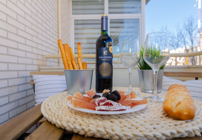 Apartamento en Málaga - WintowinRentals Teatinos, Málaga, Metro & Parking. Apartamento en Málaga - WintowinRentals Teatinos, Málaga, Metro & Parking.