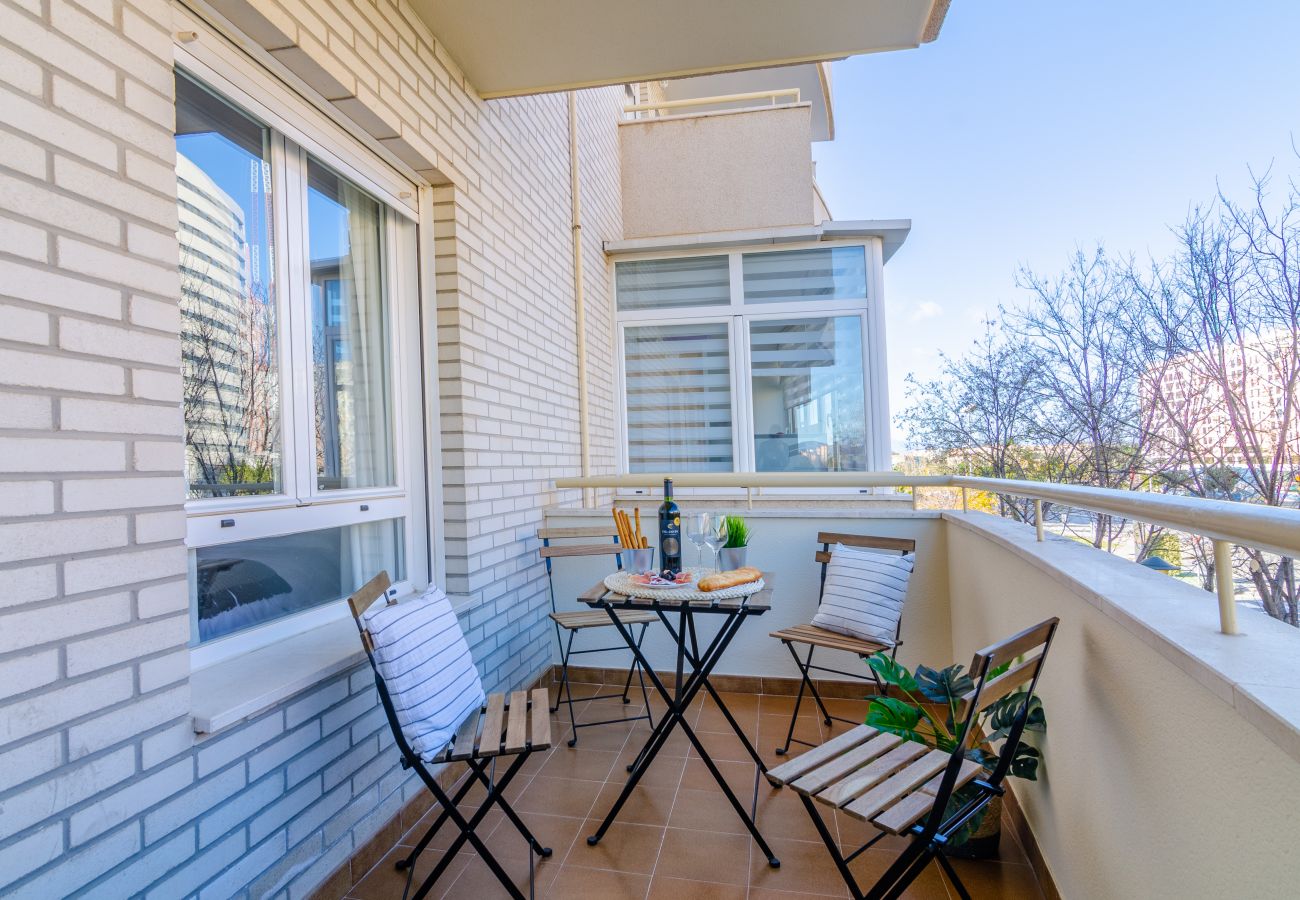 Apartamento en Málaga - WintowinRentals Teatinos, Málaga, Metro & Parking.