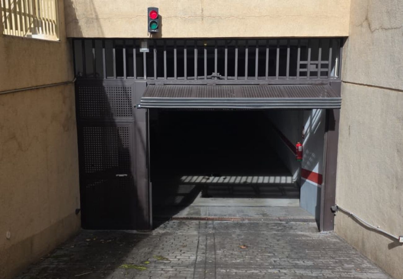 Apartamento en Málaga - WintowinRentals Teatinos, Málaga, Metro & Parking.