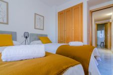 Apartamento en Málaga - WintowinRentals Teatinos, Málaga, Metro & Parking.