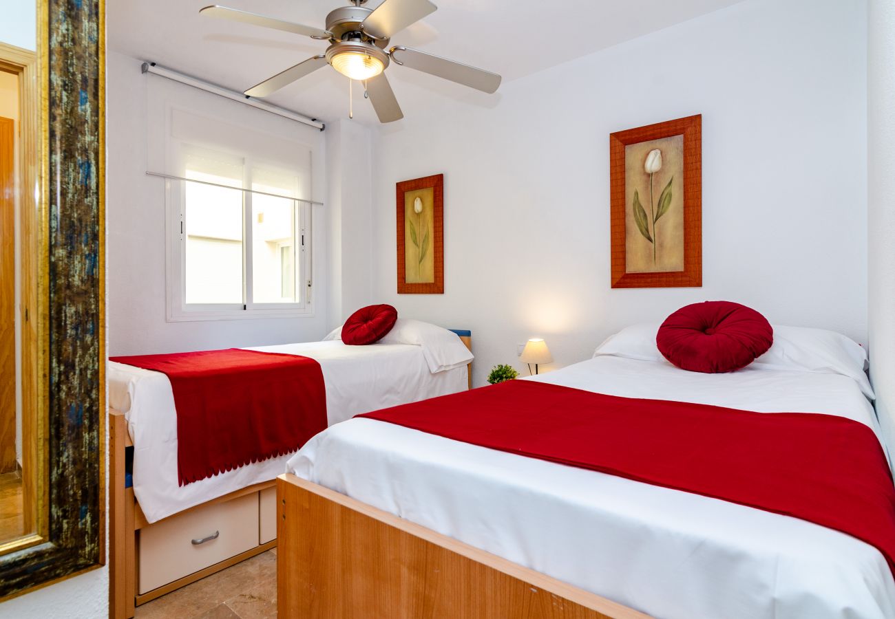 Apartamento en Torre de Benagalbon - WintowinRentals Piscina, Lado Sol & Parking.