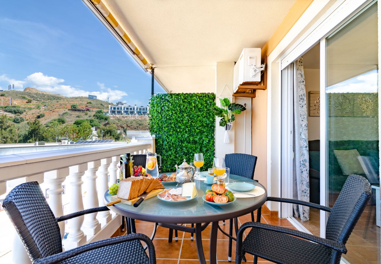 Apartamento en Torre de Benagalbon - WintowinRentals Piscina, Lado Sol & Parking.