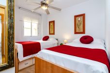 Apartamento en Torre de Benagalbon - WintowinRentals Piscina, Lado Sol & Parking.