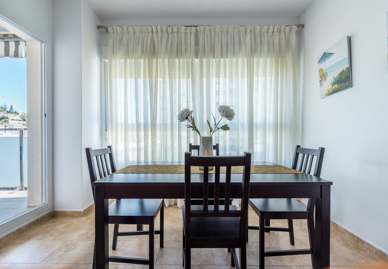 Apartamento en Rincón de la Victoria - WintowinRentals Cómoda, Cerca de la playa, Piscina