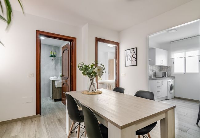 Apartamento en Málaga - WintowinRentals Fabuloso, WIFI y Parking Gratis. Apartamento en Málaga - WintowinRentals Fabuloso, WIFI y Parking Gratis.