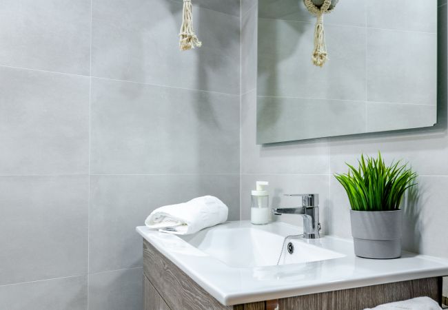 Apartamento en Málaga - WintowinRentals Fabuloso, WIFI y Parking Gratis. Apartamento en Málaga - WintowinRentals Fabuloso, WIFI y Parking Gratis.