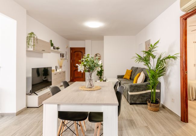 Apartamento en Málaga - WintowinRentals Fabuloso, WIFI y Parking Gratis.