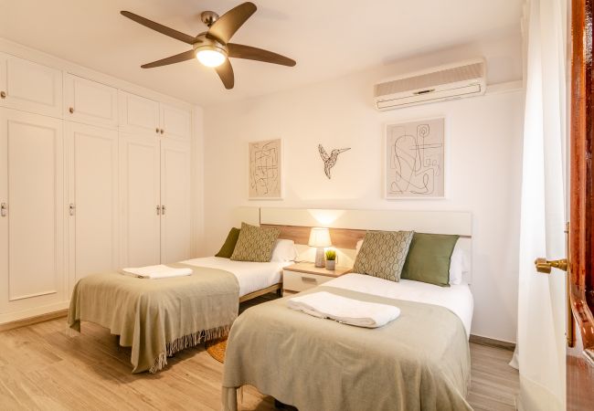 Apartamento en Málaga - WintowinRentals Fabuloso, WIFI y Parking Gratis. Apartamento en Málaga - WintowinRentals Fabuloso, WIFI y Parking Gratis.