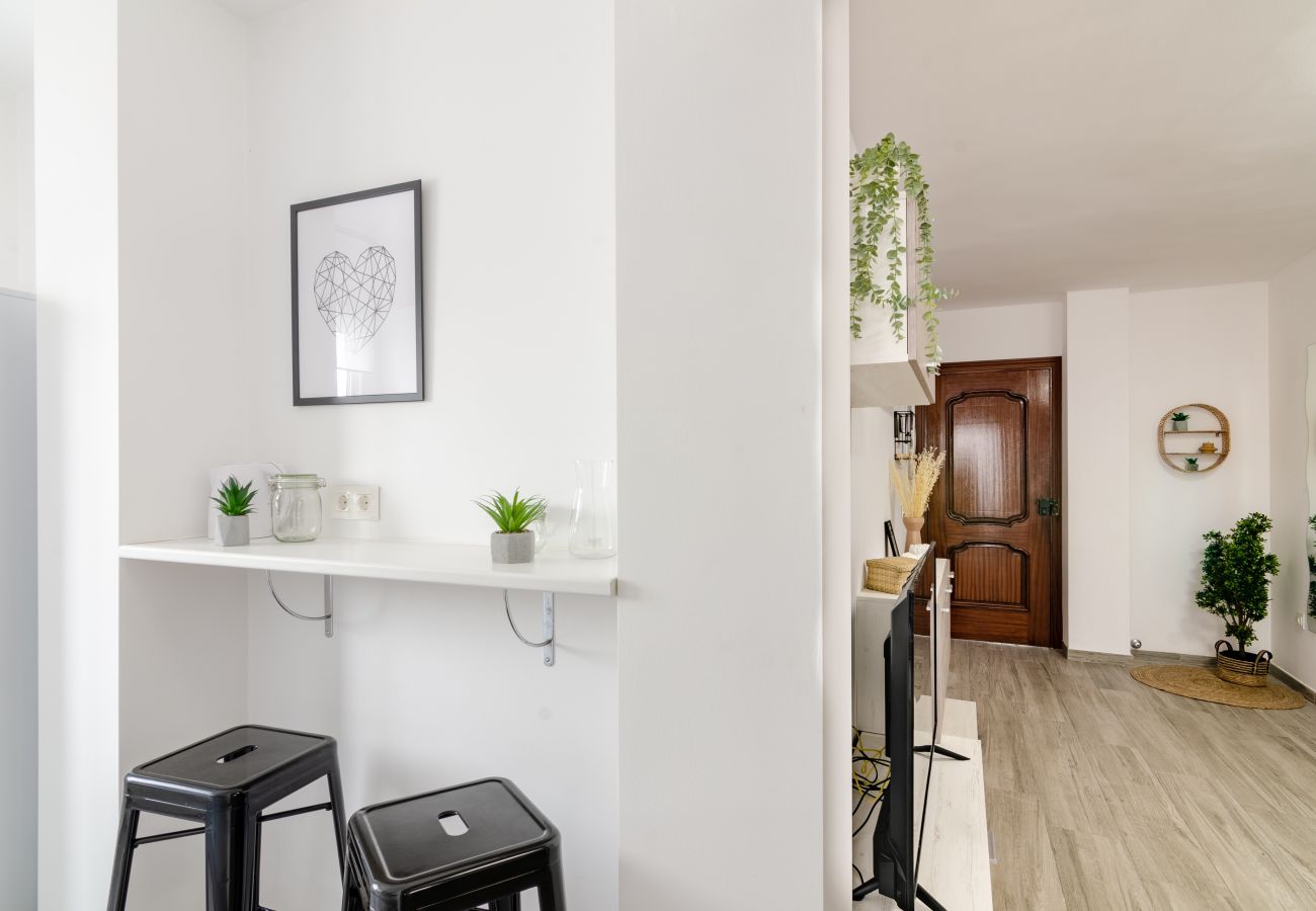 Apartamento en Málaga - WintowinRentals Fabuloso, WIFI y Parking Gratis.