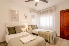 Apartamento en Málaga - WintowinRentals Fabuloso, WIFI y Parking Gratis.