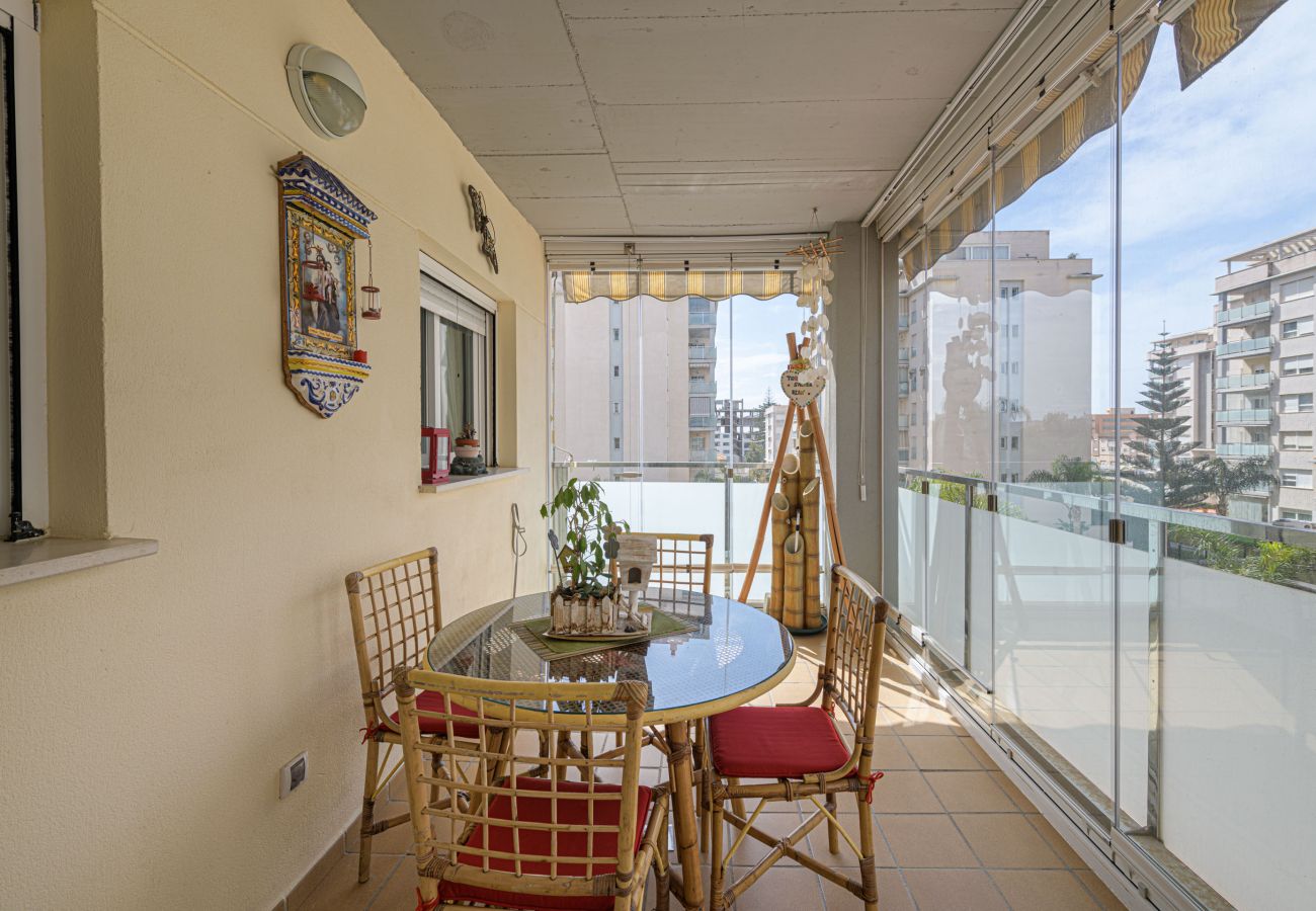 Apartamento en Rincón de la Victoria - WintowinRentals 2ª línea de playa, Parking, Piscina