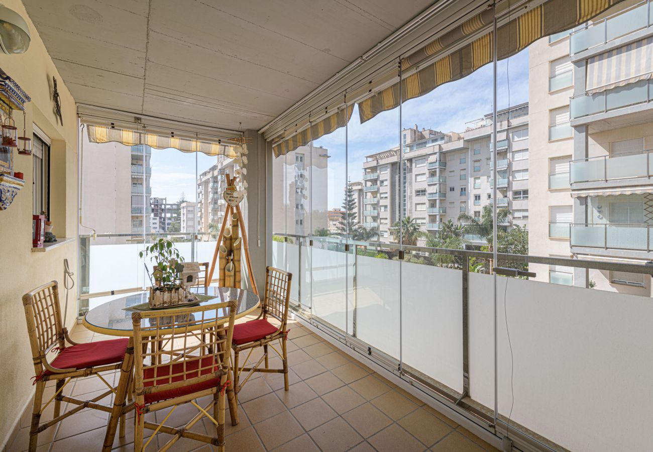 Apartamento en Rincón de la Victoria - WintowinRentals 2ª línea de playa, Parking, Piscina