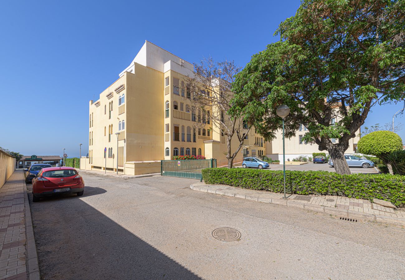 Apartamento en Torre de Benagalbon - WintowinRentals Estupendo Apartamento en 1º Línea de Playa