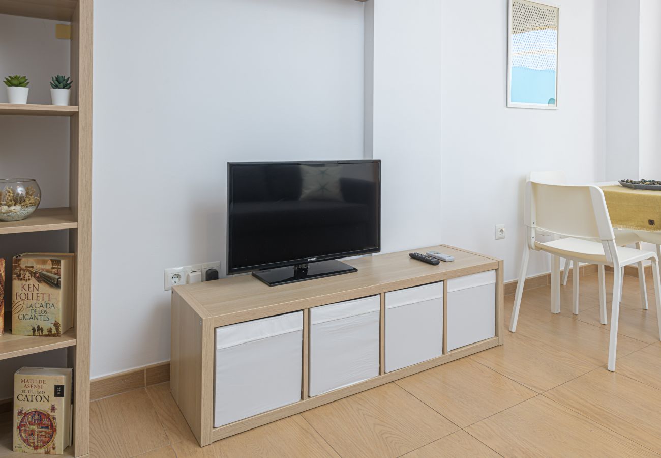 Apartamento en Torre de Benagalbon - WintowinRentals Estupendo Apartamento en 1º Línea de Playa