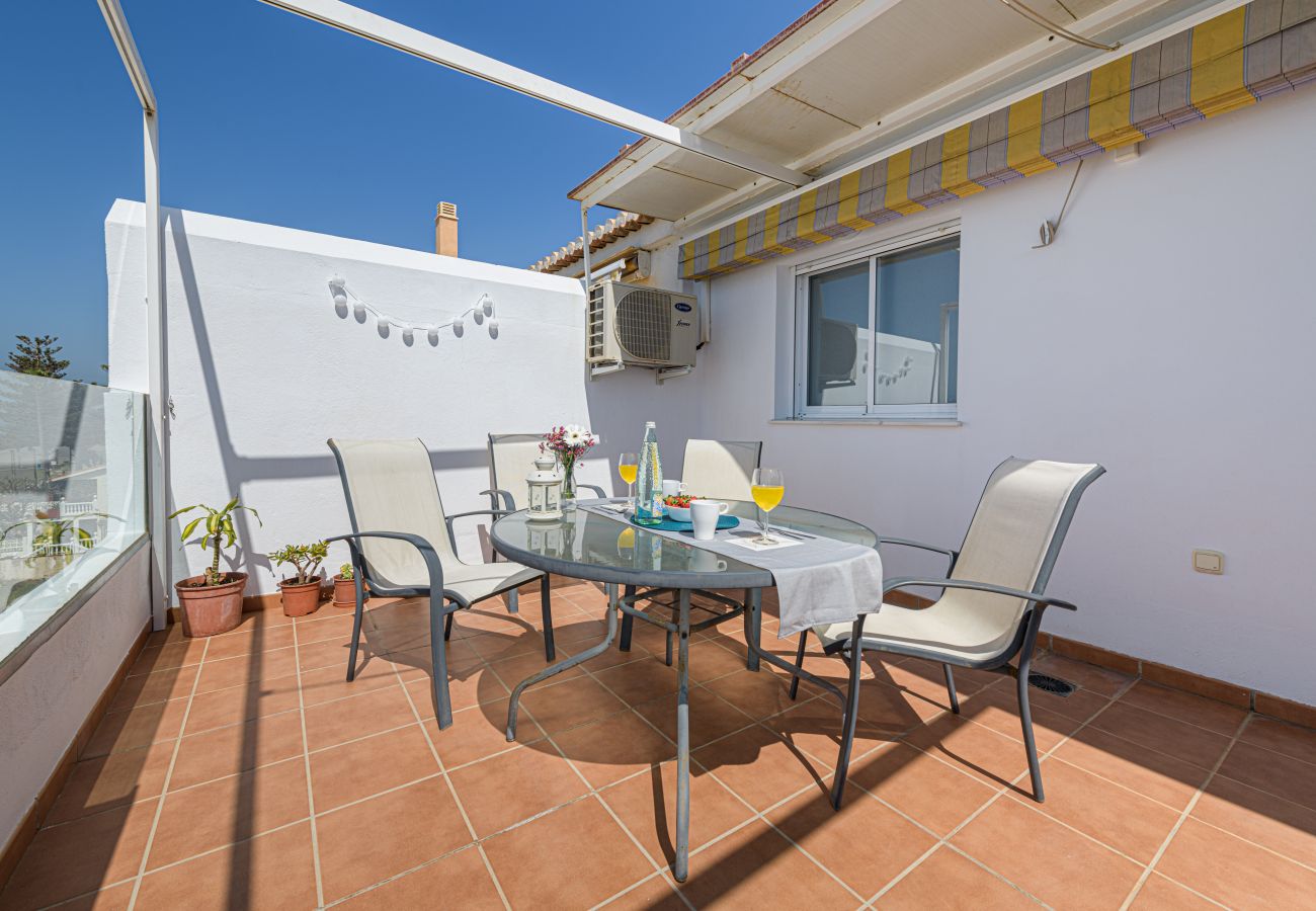 Apartamento en Torre de Benagalbon - WintowinRentals Estupendo Apartamento en 1º Línea de Playa