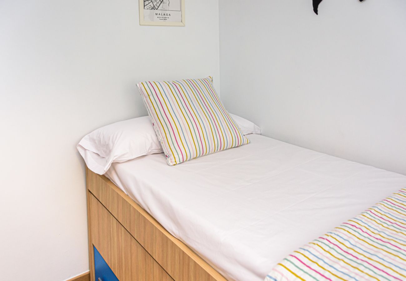 Apartamento en Torre de Benagalbon - WintowinRentals Estupendo Apartamento en 1º Línea de Playa