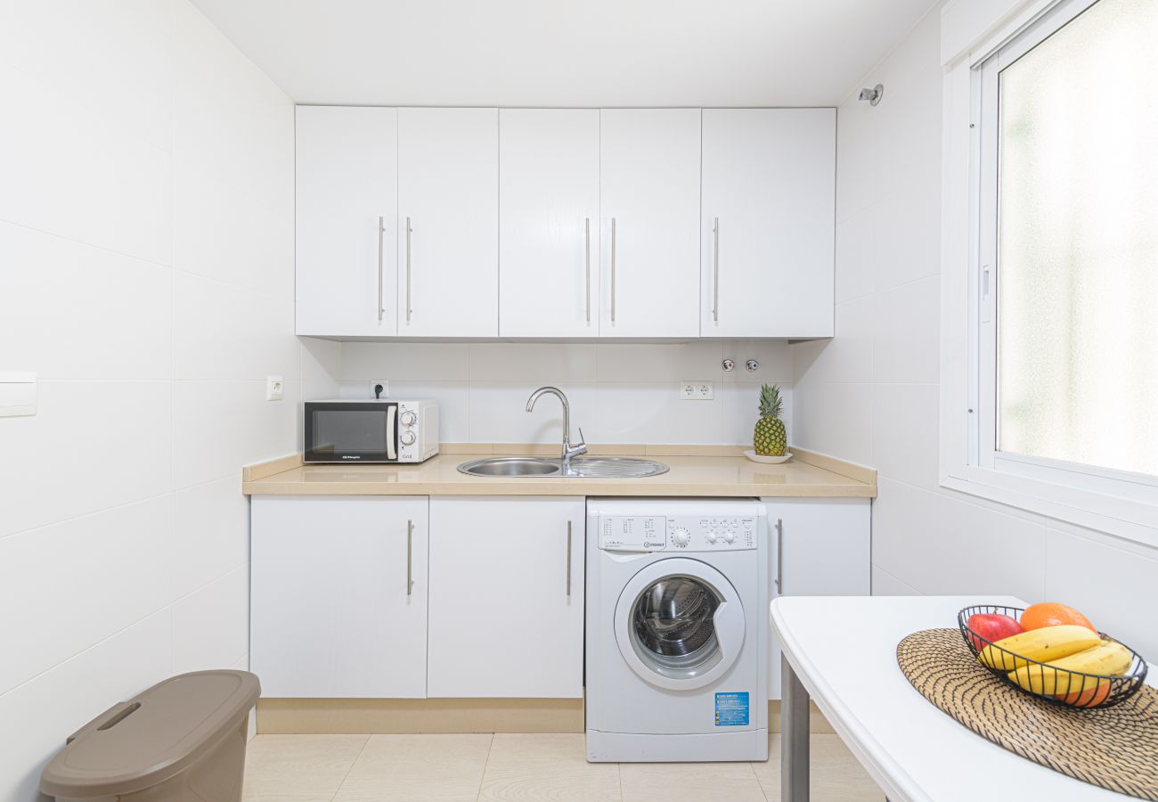 Apartamento en Torre de Benagalbon - WintowinRentals Estupendo Apartamento en 1º Línea de Playa