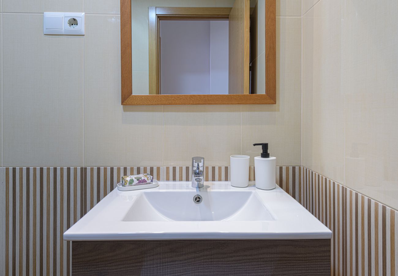 Apartamento en Torre de Benagalbon - WintowinRentals Estupendo Apartamento en 1º Línea de Playa