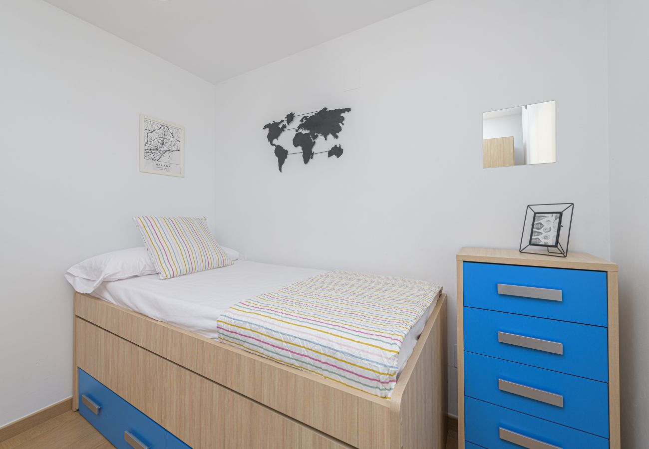 Apartamento en Torre de Benagalbon - WintowinRentals Estupendo Apartamento en 1º Línea de Playa