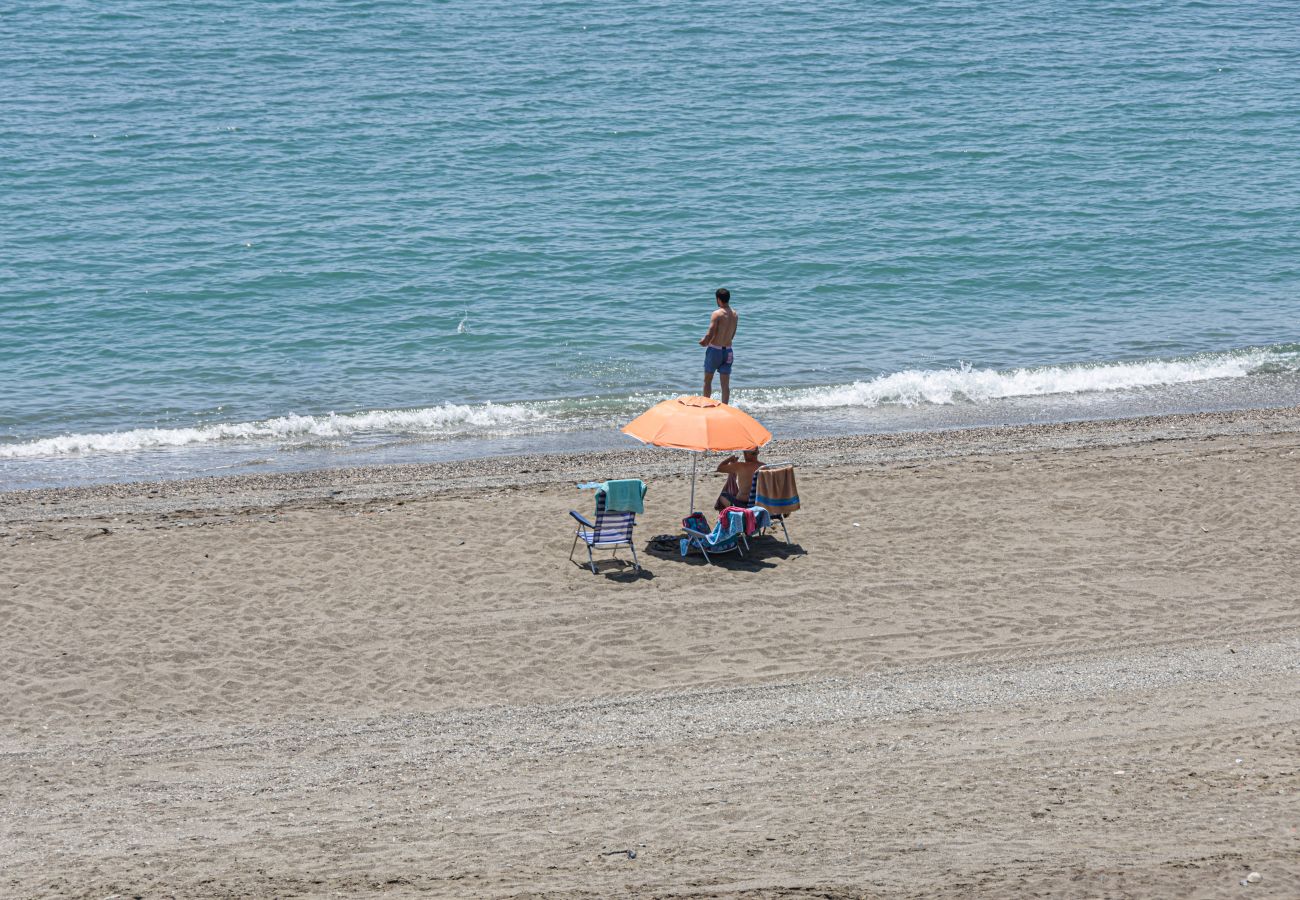 Apartamento en Torre de Benagalbon - WintowinRentals Estupendo Apartamento en 1º Línea de Playa