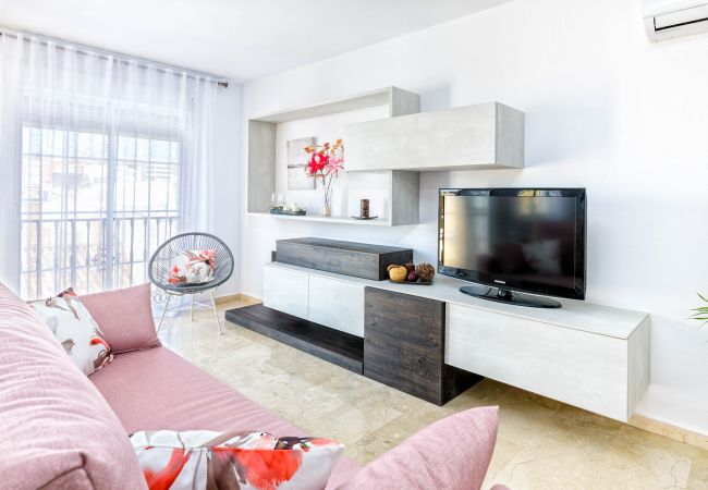 Apartamento en Málaga - WintoWinRentals - La Estancia FREE PARKING.