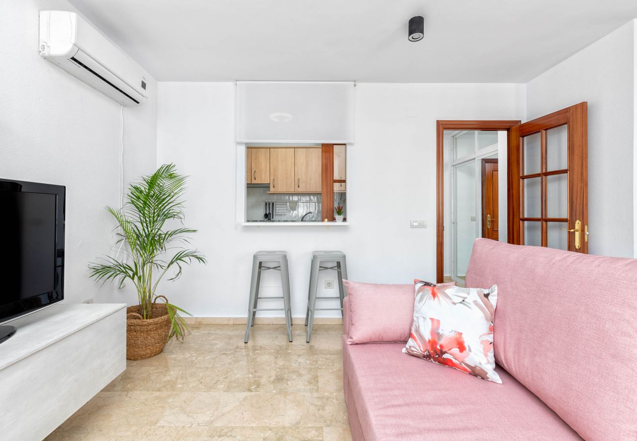 Apartamento en Málaga - WintoWinRentals - La Estancia FREE PARKING.