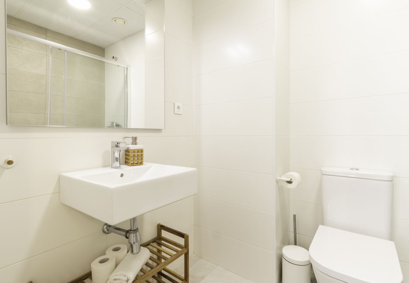 Estudio en Málaga - WintowinRentals - Estudio Héroes de Sostoa 156