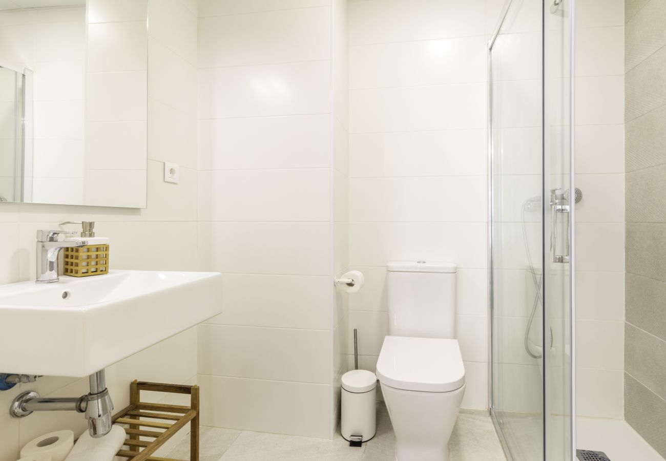 Estudio en Málaga - WintowinRentals - Estudio Héroes de Sostoa 156