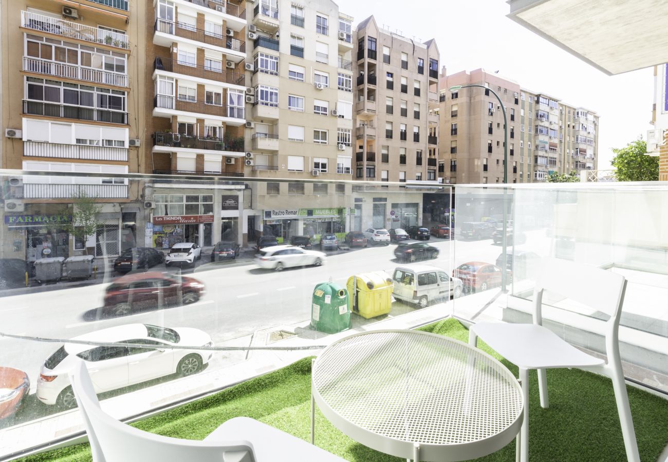 Estudio en Málaga - WintowinRentals - Estudio Héroes de Sostoa 156