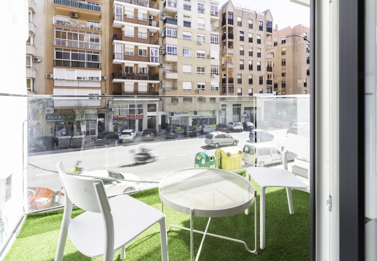 Estudio en Málaga - WintowinRentals - Estudio Héroes de Sostoa 156