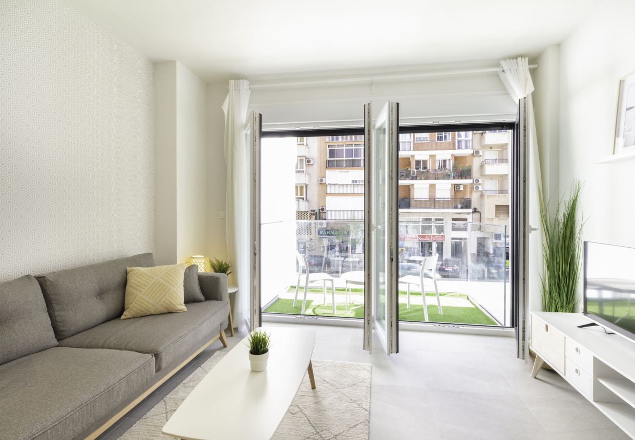 Estudio en Málaga - WintowinRentals - Estudio Héroes de Sostoa 156